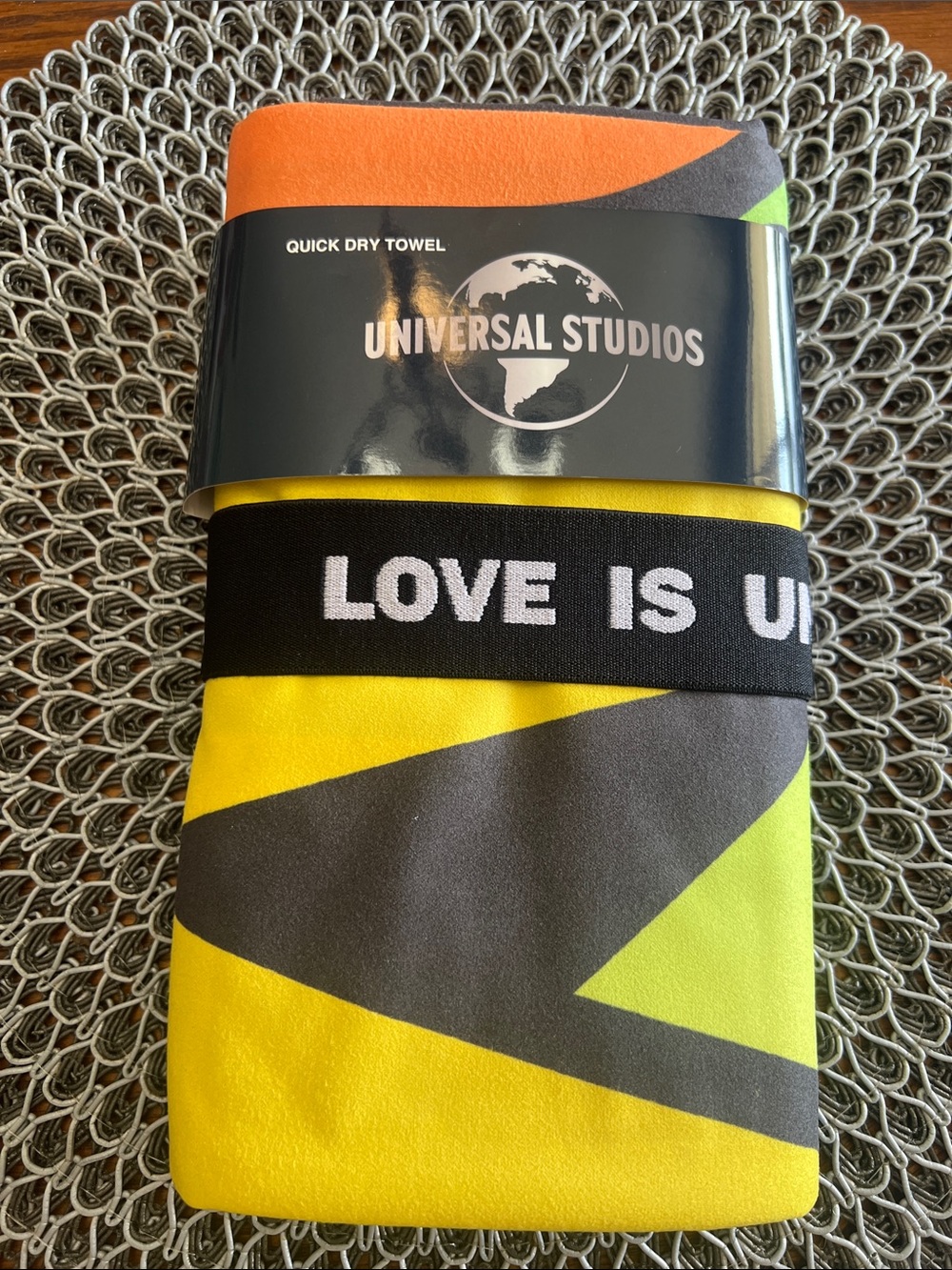 Universal Studios Men’s Quick Dry Towel – Yellow, Gray, Lime